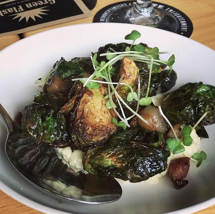 GreenFlash_NE's tweet photo. Stop on in and see why our Brussels Sprouts are the talk of the town!

-

These delicious sprouts are served on a bed of creamy parsnip puree, with bacon lardons, zesty balsamic-date vinaigrette and topped with fresh radish sprouts! YUM! 🤤 https://t.co/cBIm1MPGiC