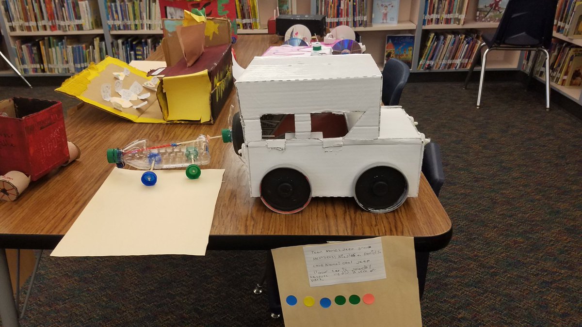mrs_delafosse's tweet photo. Re-Imagine Learning. Runway  and Car show. #klenkshines https://t.co/qOaO9YwN8o
