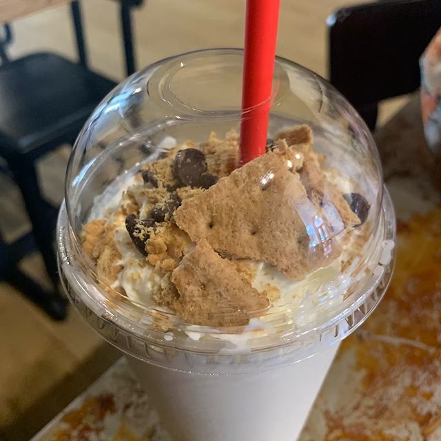 Bonfire Nitro milkshake is legit @buzzedbullcreamery in #OTR Holy 🔥 #nitroicecream #liquidnitrogenicecream #fireball #smores bit.ly/2QlVICS