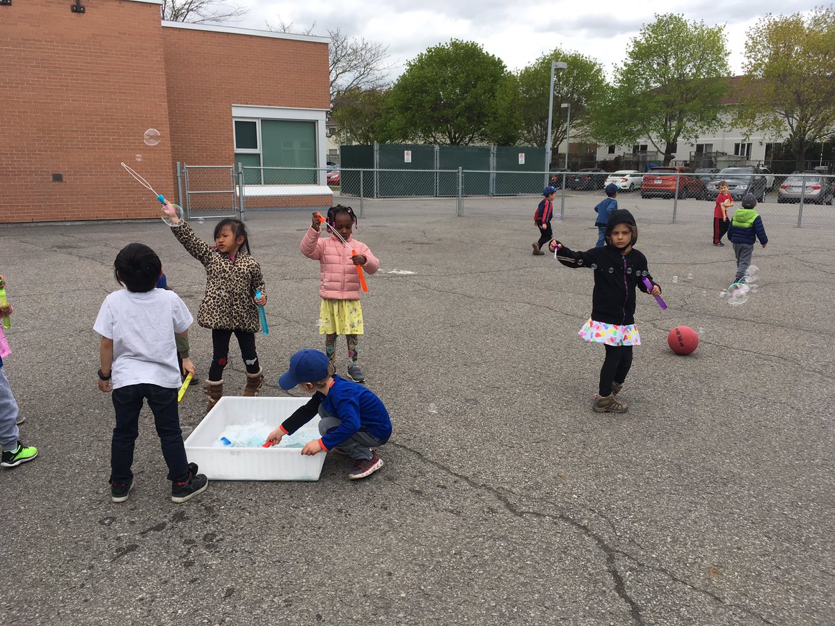 KindertownJS3's tweet photo. End of year countdown with the alphabet. Today was #BeachBallsAndBubbles #lukocsb https://t.co/qakKnYRyOh