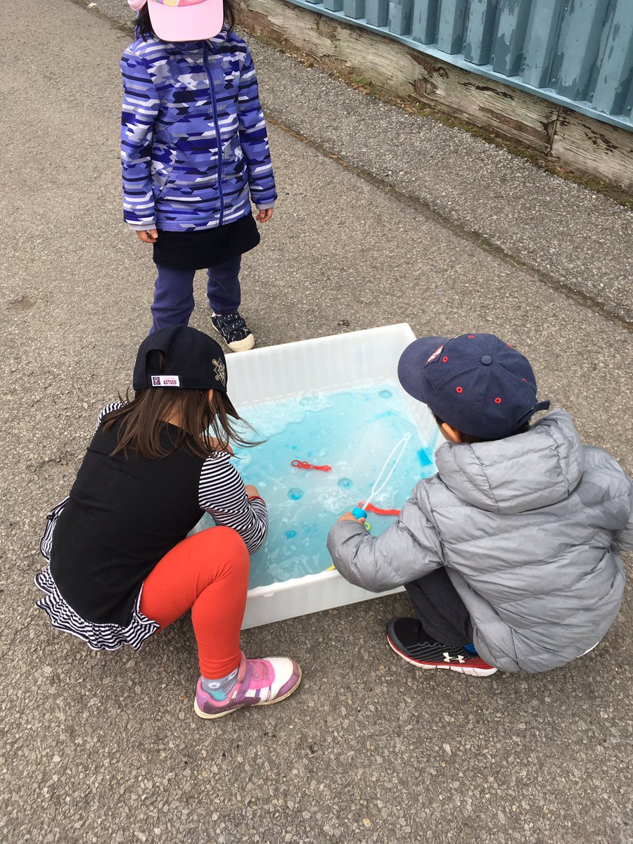 KindertownJS3's tweet photo. End of year countdown with the alphabet. Today was #BeachBallsAndBubbles #lukocsb https://t.co/qakKnYRyOh