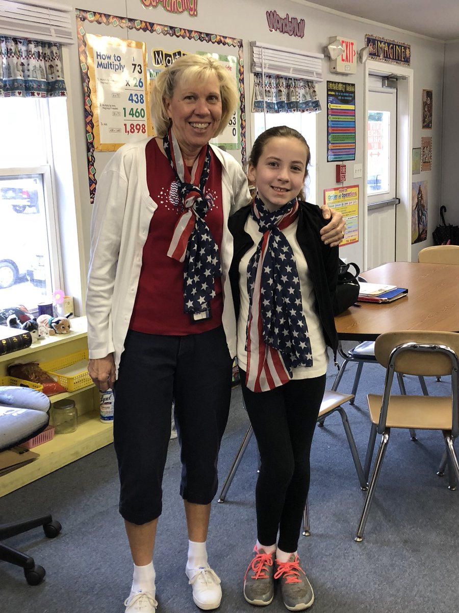 Grade5_lms's tweet photo. Wonderful Memorial Day presentation at LMS today! 🇺🇸 The band, chorus, and speakers were fantastic! Amazing school spirit by all! #neverforget #twinning https://t.co/aKoZTMLQFi