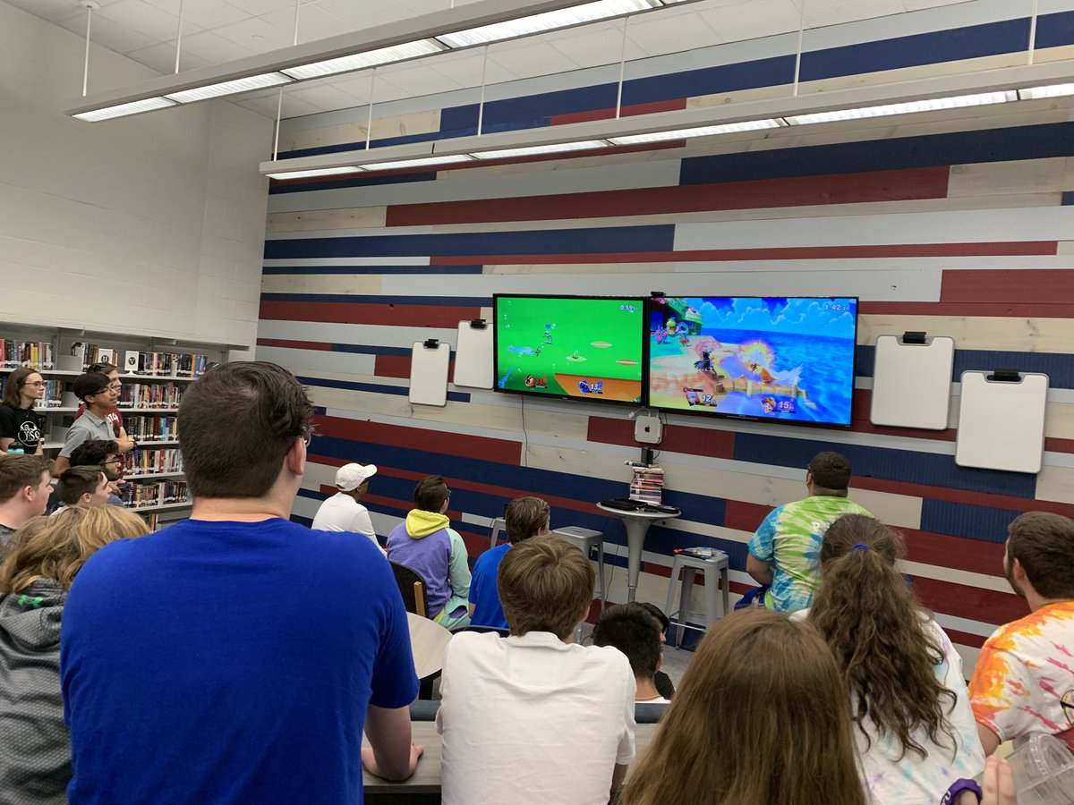 autumn_zam's tweet photo. My first May Day in the books at @NOHS17350 was a blast! My little May Prince was such a sweetie and I loved ending the day with the Mario Smash Bros Tournament in the Crossroads! #maydayrocks #officiallyacolonial https://t.co/Wr4vohduLc