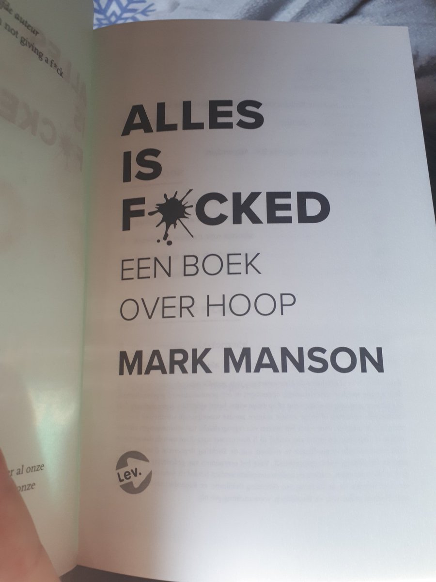 _estherlena's tweet photo. After a busy day at my internship (going to a Dutch theme park with the children), it's time for a little break in the sun.
Nothing better than start with the second book of @markmanson ๐ it's a book about hope, so maybe it's a perfect book for #ReadWithBex @bexmader ๐๐ https://t.co/HnxOpfRHSK