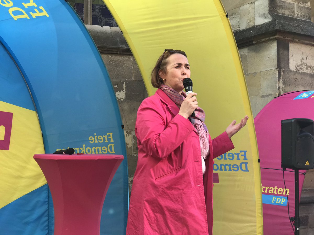 fdp_nrw's tweet photo. Heute führt uns unsere #NRW-Wahlkampftour nach Münster. Angela #Freimuth betont: „Wir wollen die #EU verändern, wir wollen den Unterschied machen bei dieser #Europawahl2019!“ https://t.co/oOSV9WgwfT