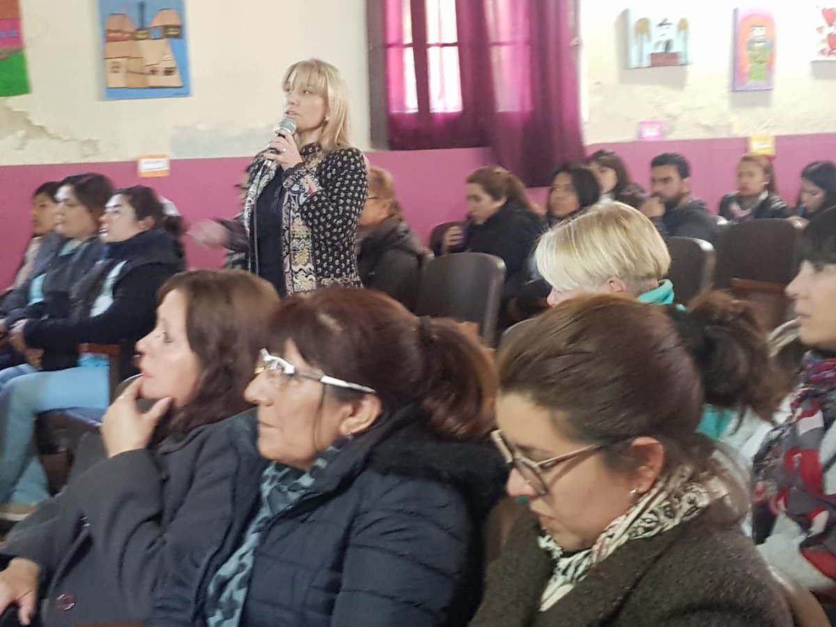 DPPOenSALUD's tweet photo. 22/5/2019 #ProCEI en la Tecnicatura Superior en Enfermería "Introducción a las Inmunizaciones" Alumnos de 1 y 2 año. Sede Hosp Dr. Alejandro Korn.
También concurrieron Enfermeros de vacunación y de diferentes Servicios. @gabymilano67 https://t.co/4GNnfuErpI