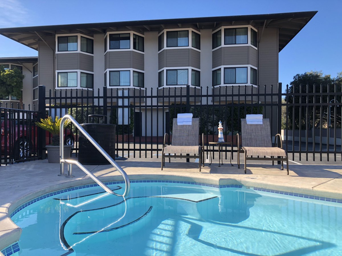 DeAnza_Inn's tweet photo. Hang in there....... It's almost the weekend!!!!
•
•
•
•
•
#deanzainn #bestwestern #ecofriendlyhotel #monterey #visitmonterey #montereydreamin #montereyhotel #visitcalifornia #broughtonhotels #montereylife #staycation #weekendgetaways #itsbeingbroughton https://t.co/80cHCje3to