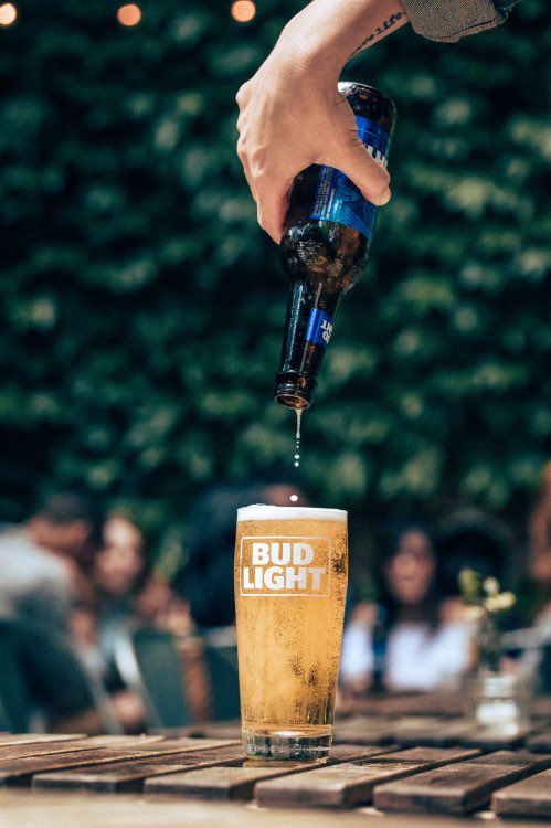 ArkDistributing's tweet image. Memorial weekend is a time to remember and honor all who have served our country! Stay dry and enjoy some patio time with family and friends! 
#budlight #memorialday