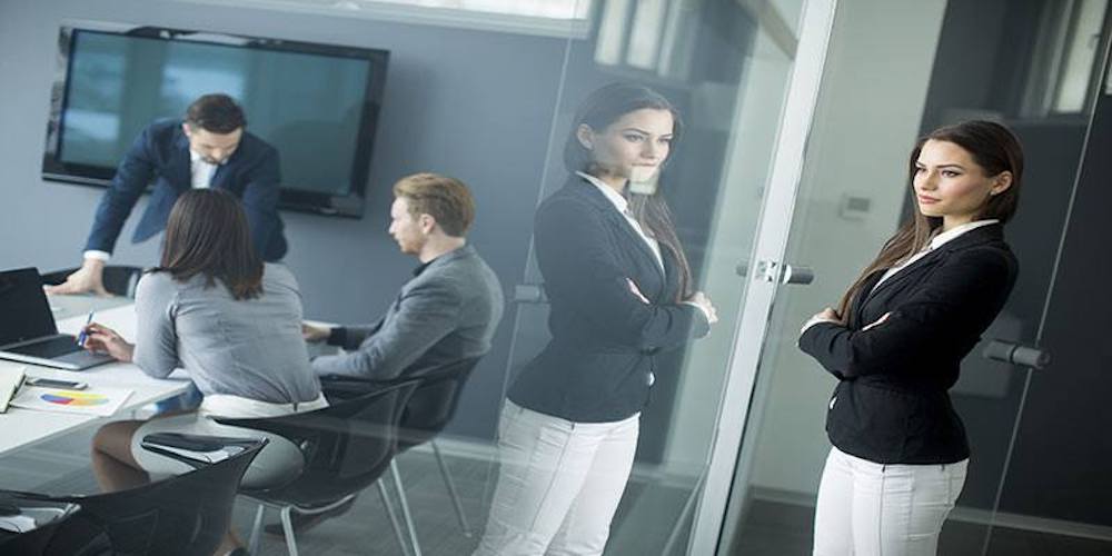 EBExecutive's tweet image. If you're looking for an #executive resume service, #EmploymentBOOST has the best executive resume writers. Our executive #resumes are designed to accommodate your needs and our professional executive resume writers are trained to maximize performance. ow.ly/TAv050ulon3