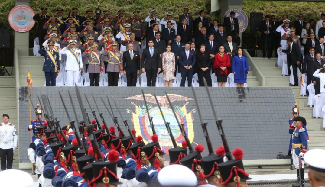 MinTrabajoEc's tweet photo. Hoy #24DeMayo, Ministro (e) @abgmadero participa en la ceremonia conmemorativa por la #BatallaDePichincha junto al Vicepresidente @ottosonnenh
y autoridades de Estado.
#VamosPorElFuturoEC https://t.co/U8ZIchXBY4