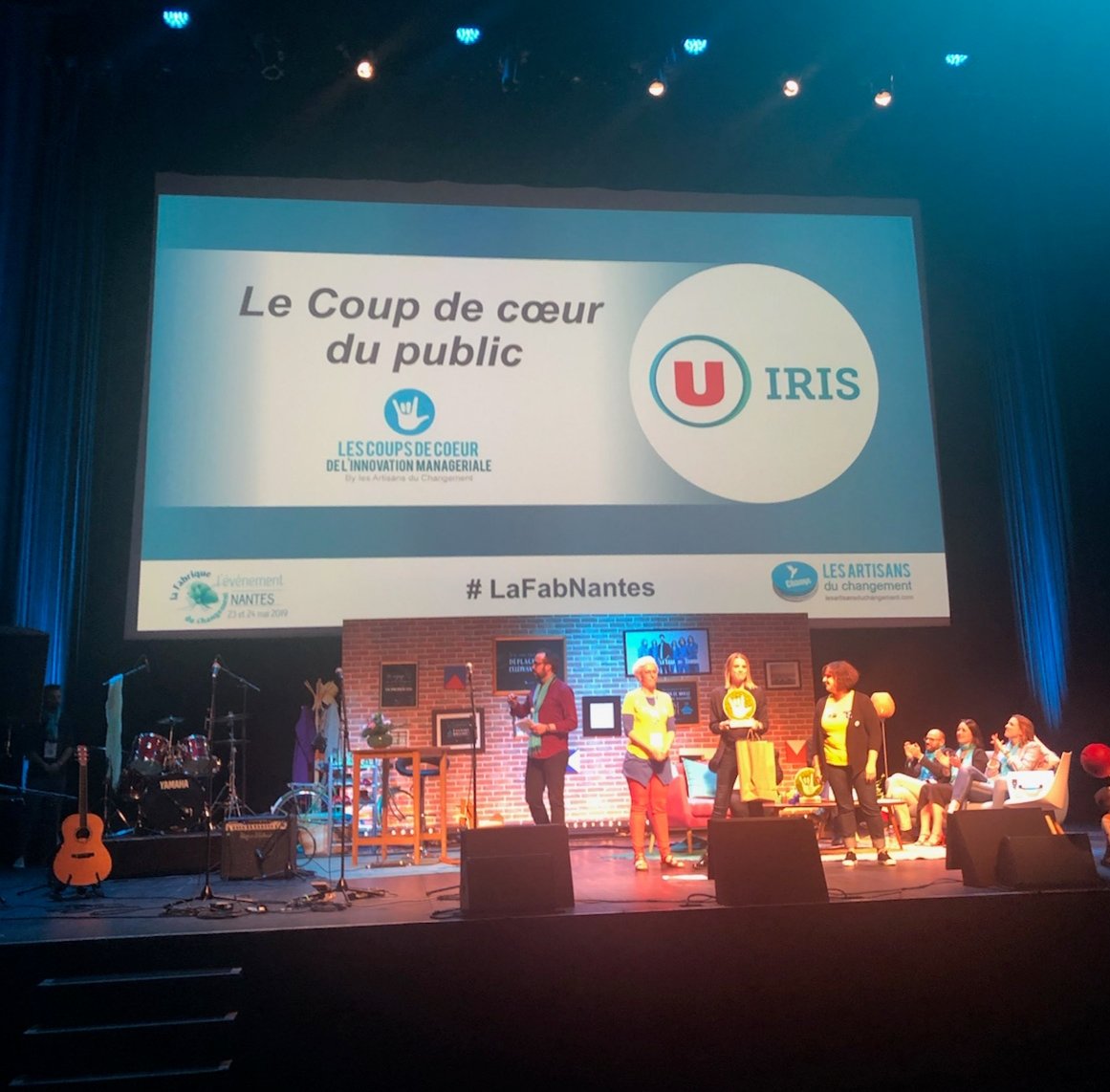 <a href="/U_GIE_IRIS/">U IRIS</a> repart avec le prix du public de la finale des Coups de coeur de l'innovation managériale par <a href="/LFDChangement/">La Fabrique du Changement</a> ! Bravo <a href="/pegauffray/">Peggy</a> et longue vie à l'Irislab !
