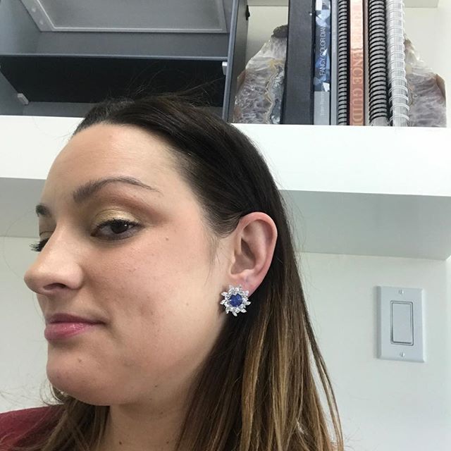 ChantelMarie712's tweet photo. Not a bad day at work when you get to test drive a pair of Ceylon Sapphire &amp; Diamond earrings! 10cttw diamonds, 10cttw sapphires 😍💎😍💎😍💎#FindAJewelerYouTrust #sapphire #ceylon #platinum  #18k  #Diamonds #highjewelry #fashion #beautiful #naplesflor… https://t.co/hKMIQ9Y8CN https://t.co/HUb8cOYrYO