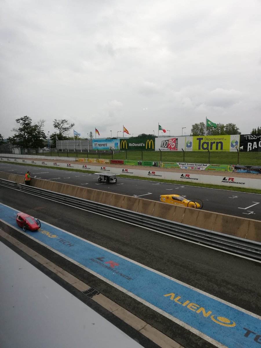 AlizeeChaubin's tweet photo. SII Sud Ouest participe à l’Albi Eco Race. 
Echanges sur les métiers et compétences pour concevoir et entretenir les véhicules du futur #automobile #nouveauxmétiers #conception #recyclage #véhiculedufutur #connecté #autonome #industrie #attractivité #SIISudOuest #Automotech https://t.co/6KEUdsUbA2