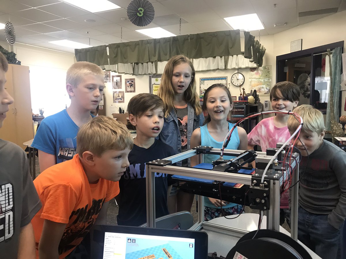 BSSDStretch's tweet photo. 3rd grade’s first print! https://t.co/9ziks46jkQ