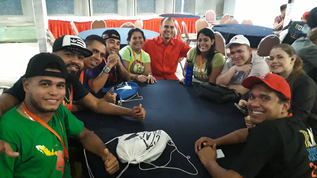 uptvalencia's tweet photo. Uptvalencia presente en #18CLAE venezuela 2019 por nuestra América unidad,lucha antiimperialista y educación emancipadora. https://t.co/jcrCkDUOsO