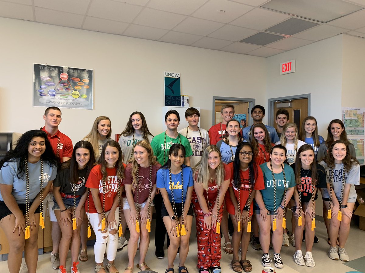 AFHS_SNHS's tweet image. Congratulations to our seniors! We wish you the best! “Fortunate is one who understands the causes of things.” -Virgil