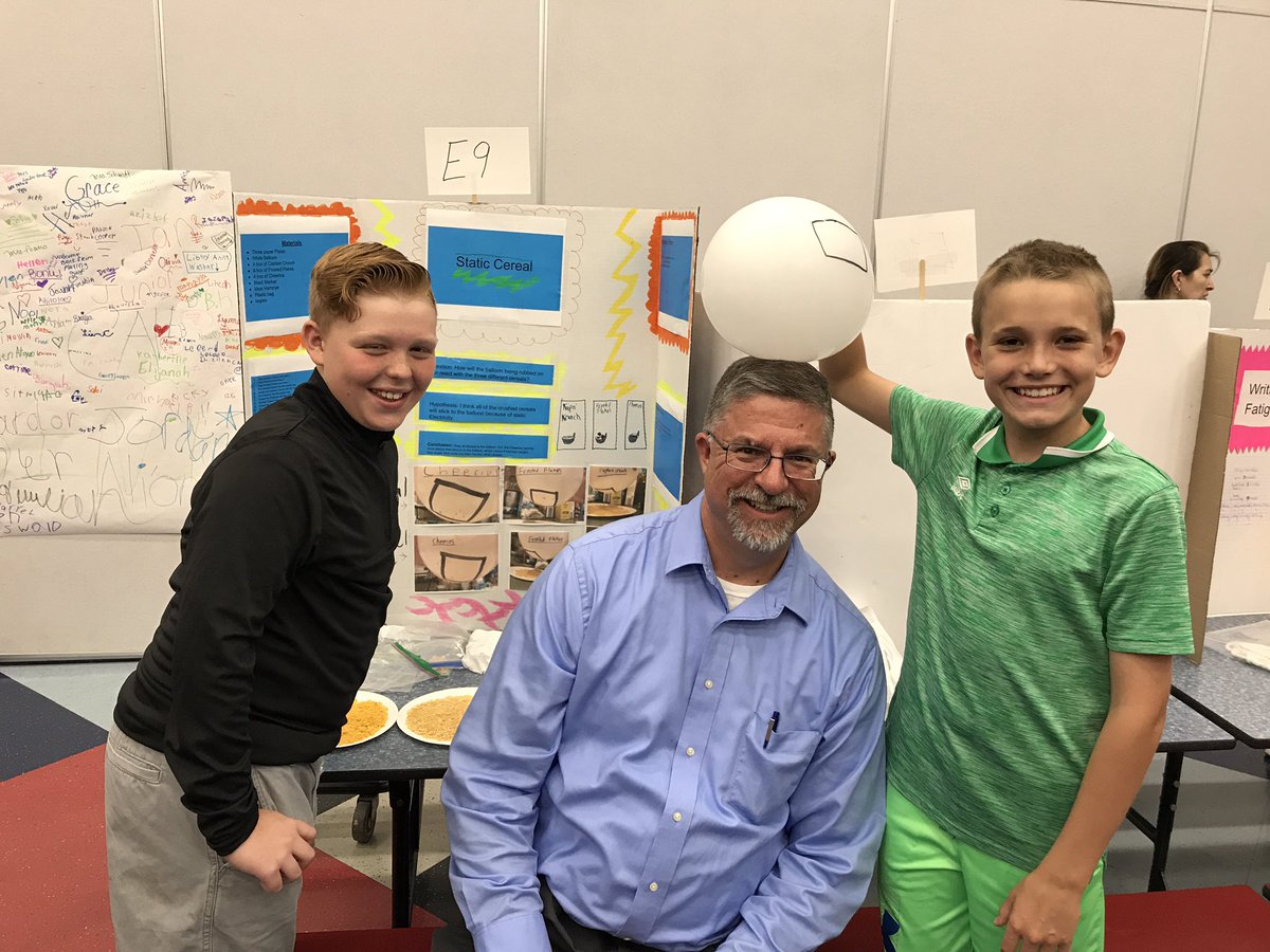 redbird1985's tweet photo. 5th grade science fair. Great job by all the students. @GPatt33 #SHElem https://t.co/XZaAZxuty3