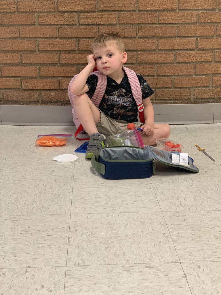 Quin_Tate's tweet photo. End of the Year feelsπ#ISitTIMEtoGO @AmeliaMorriso @suptking @OESrockSTARS https://t.co/oHoujbuMPW