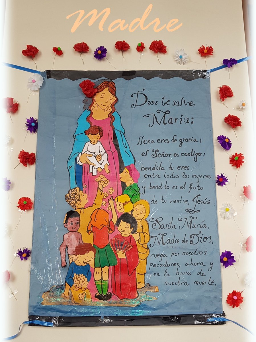 idmaestro's tweet photo. Mural y flores a María, en los cuales se advierte que han sido realizadas por los alumnos para su Madre, con cariño, sincero, sentido, y con ellos prende...La Verdad.
¡María escucha siempre! https://t.co/Z3T5kP2InK