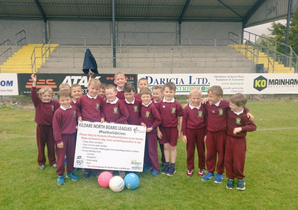 ClaneGAA's tweet photo. @Clanebns senior infants were in Clane GAA today for a football blitz on the main pitch. Clane GAA supplied refreshments, gumshields & sweat bands. Thanks to the TY students from @smcsclane - Niamh , Eamonn, Cormac & of course our Juvenile Football chair Gaz! #PositiveSidelines https://t.co/UEEoGoNQAm