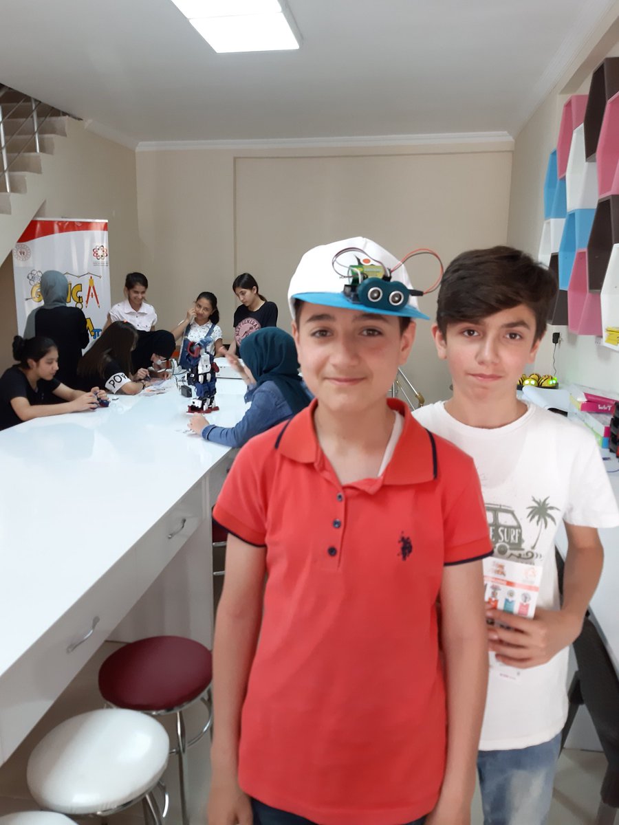 KarakopruO's tweet photo. Karaköprü Ortaokulu stem eğitiminde #gencstem #ziyaselçuk #stem #maker #2023eğitimvizyonu https://t.co/lZevWFq18U