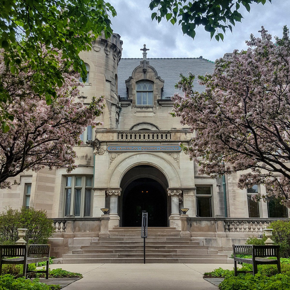 AmSwedInstitute's tweet image. “Efter regn kommer solsken” is a #Swedish saying that means “after rain comes sunshine,” and we’re definitely finding ourselves repeating this after all the dreary weather we’ve been having! #MinnesotaSpring