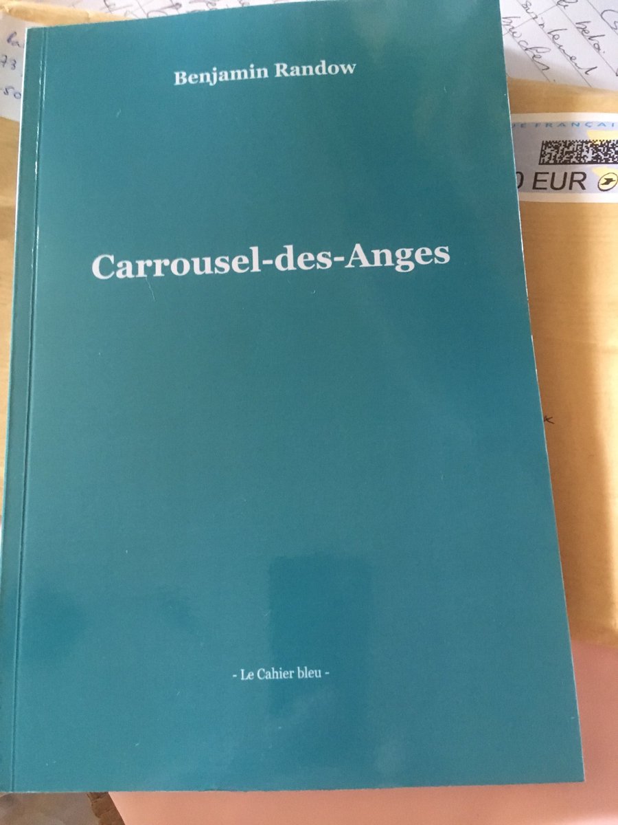bouillcoud's tweet photo. Une des premières choses que j'ai faites en rentrant de notre improbable périple : me précipiter sur la clé de boîte-aux-lettres ; le voici, #leCarousseldesAnges de l'auteur #BenjaminRandow...à charge de petite revanche... Merci beaucoup 🙋🏼‍♂️ https://t.co/8IfcibVdTM