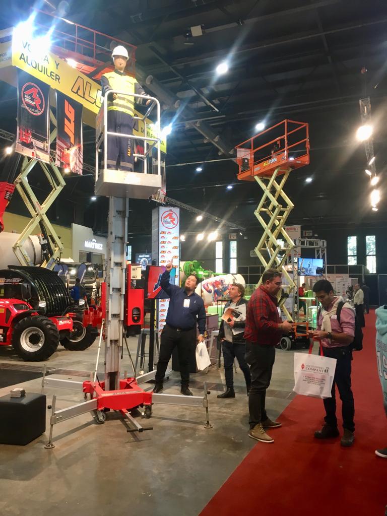 Alo_Group's tweet photo. ALO Group y @alltura #Argentina este viernes 24 y sábado 25 de mayo en #Batev19 Stand D-51. Horario: 14 a 21 hrs. en La Rural #BuenosAires https://t.co/Ul9VUBVV6h @Alo_Lift @JLG_Industries @Faresindustries https://t.co/uA86tsTvIc