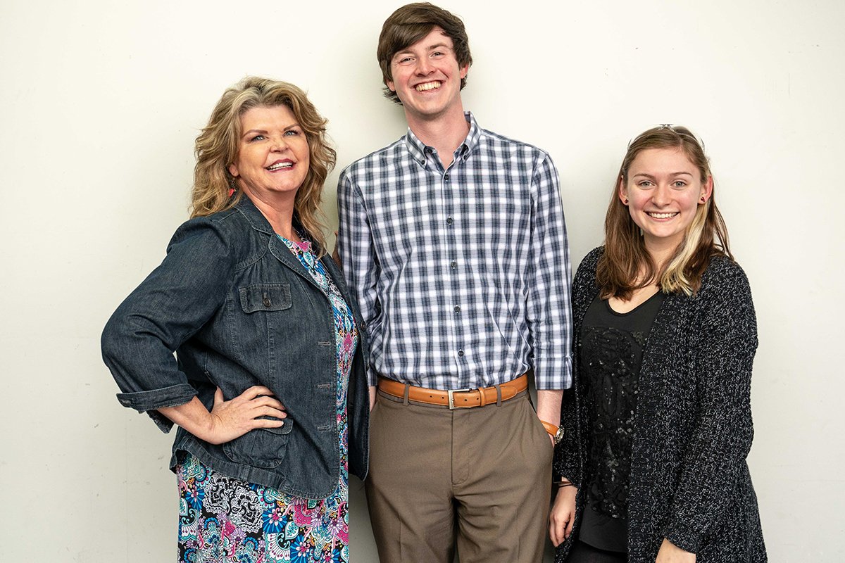 NationalSignsTX's tweet photo. Everyone meet our amazing Project Management Team! Thank you Christie, Austin, and Mariah for your continuous hard work! #NationalSigns #CreatingLandmarksTogether #ProjectManagement #HoustonSignage https://t.co/TsPXxbMJAi