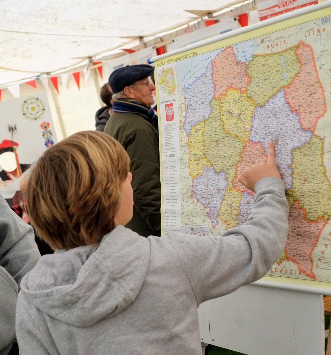 PhdSheffield's tweet photo. Poland is becoming a popular #tourist destination! During #PLHeritageDay in Sheffield we handed out over 400 booklets promoting #polishtourism. Our map of Poland proved to be really popular! #phdsheffield #SheffEvents #PolesinUK #lovepoland #visitpoland #holidays #gotopoland https://t.co/AundrNnBR5