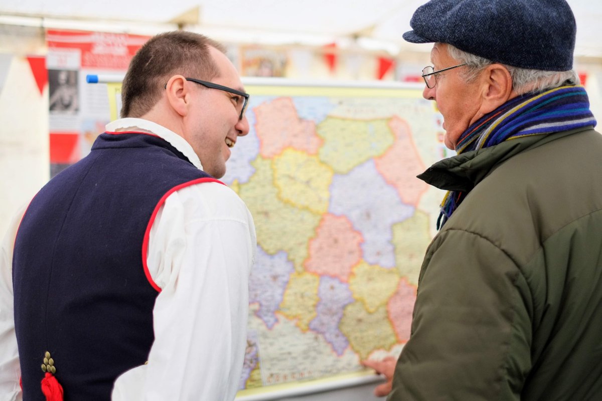 PhdSheffield's tweet photo. Poland is becoming a popular #tourist destination! During #PLHeritageDay in Sheffield we handed out over 400 booklets promoting #polishtourism. Our map of Poland proved to be really popular! #phdsheffield #SheffEvents #PolesinUK #lovepoland #visitpoland #holidays #gotopoland https://t.co/AundrNnBR5