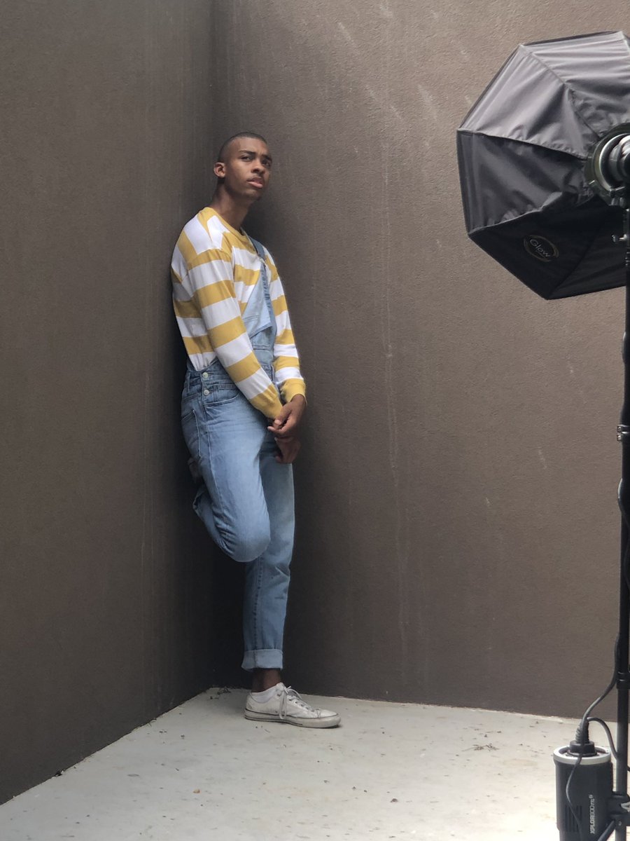 MatthewsAnaiah's tweet photo. i just did a thing. thanks @MunsonCox for doing my senoir pictures (just some behind the scenes for y’all. official pictures on june 7th) 
📸-Dad &amp; Chris https://t.co/VzkX8xhuGQ