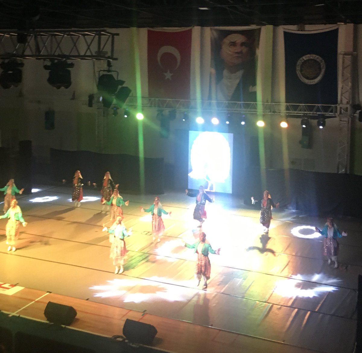 ankaraebf's tweet photo. Geleneksel Kalem Bayramımız 
EBF Halk Oyunları Topluluğunun gösterileri eşliğinde coşkuyla kutlanıyor. https://t.co/szTdFyXVe0