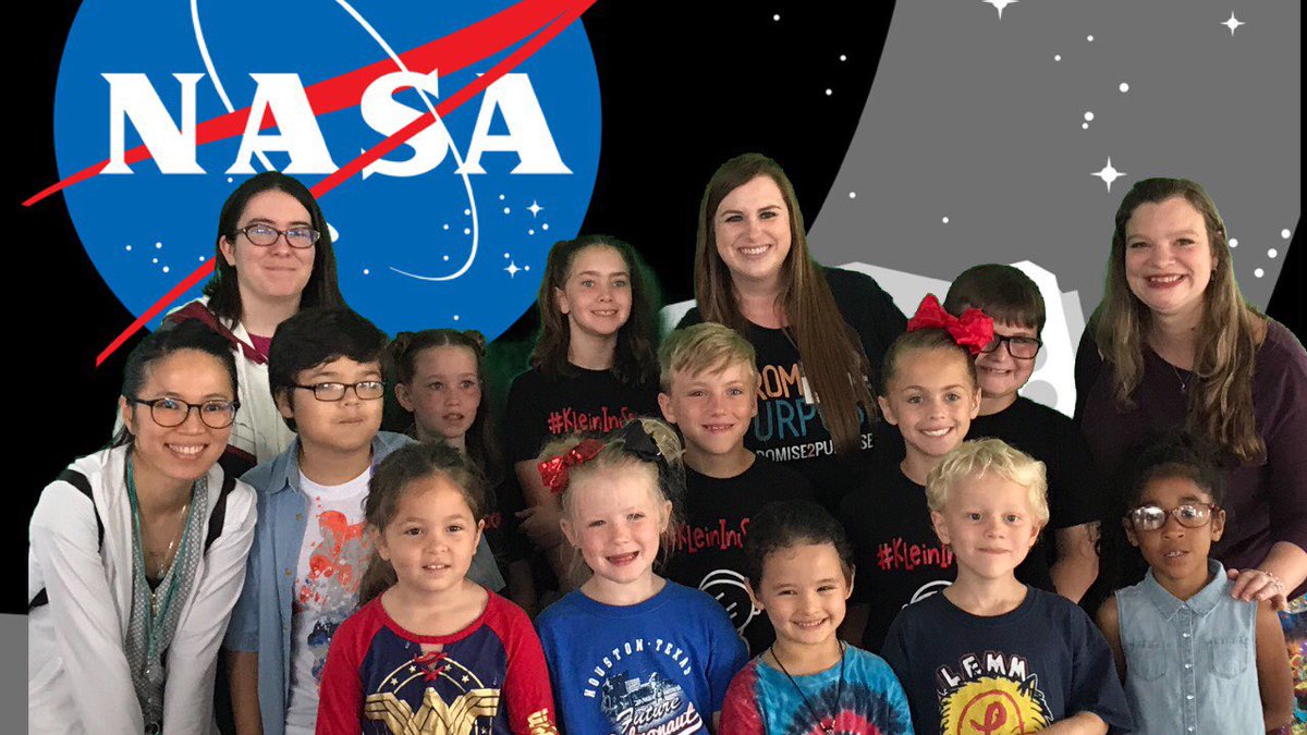 CarrieDd42's tweet photo. More photo fun @NASA_Johnson! #KleinInSpace @PlottKplott #MomentsInKlein #KleinisdAA Students representing @SchultzKISD @LemmKISD @KaiserKISD @KleinOak https://t.co/LJjcP2NCOo