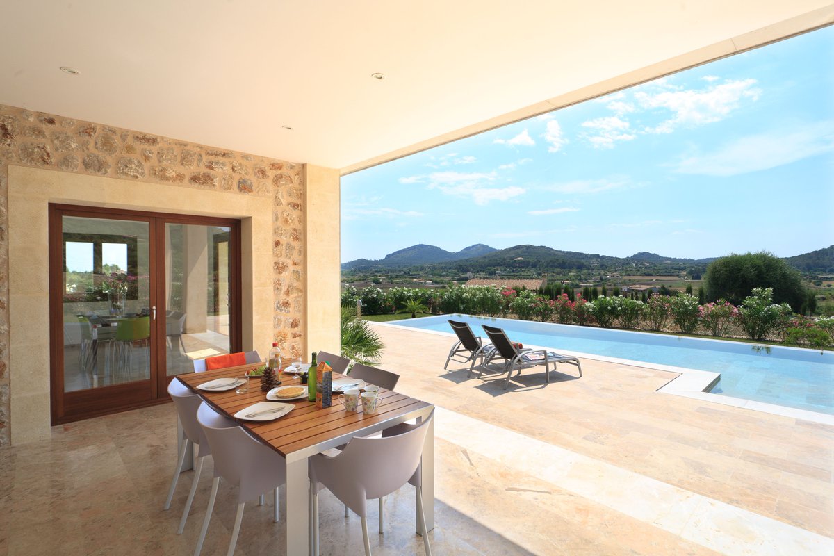 villaselect's tweet photo. Is this taste of sunny weather getting you thinking of your summer #holiday? ☀️

We have a large variety of villas to offer in #Spain, #Cyprus, #Greece, #Portugal, #Croatia and #Italy.

Browse our website to find your #perfect villa https://t.co/hJBM2N19Nt https://t.co/KG9ltxWqbU