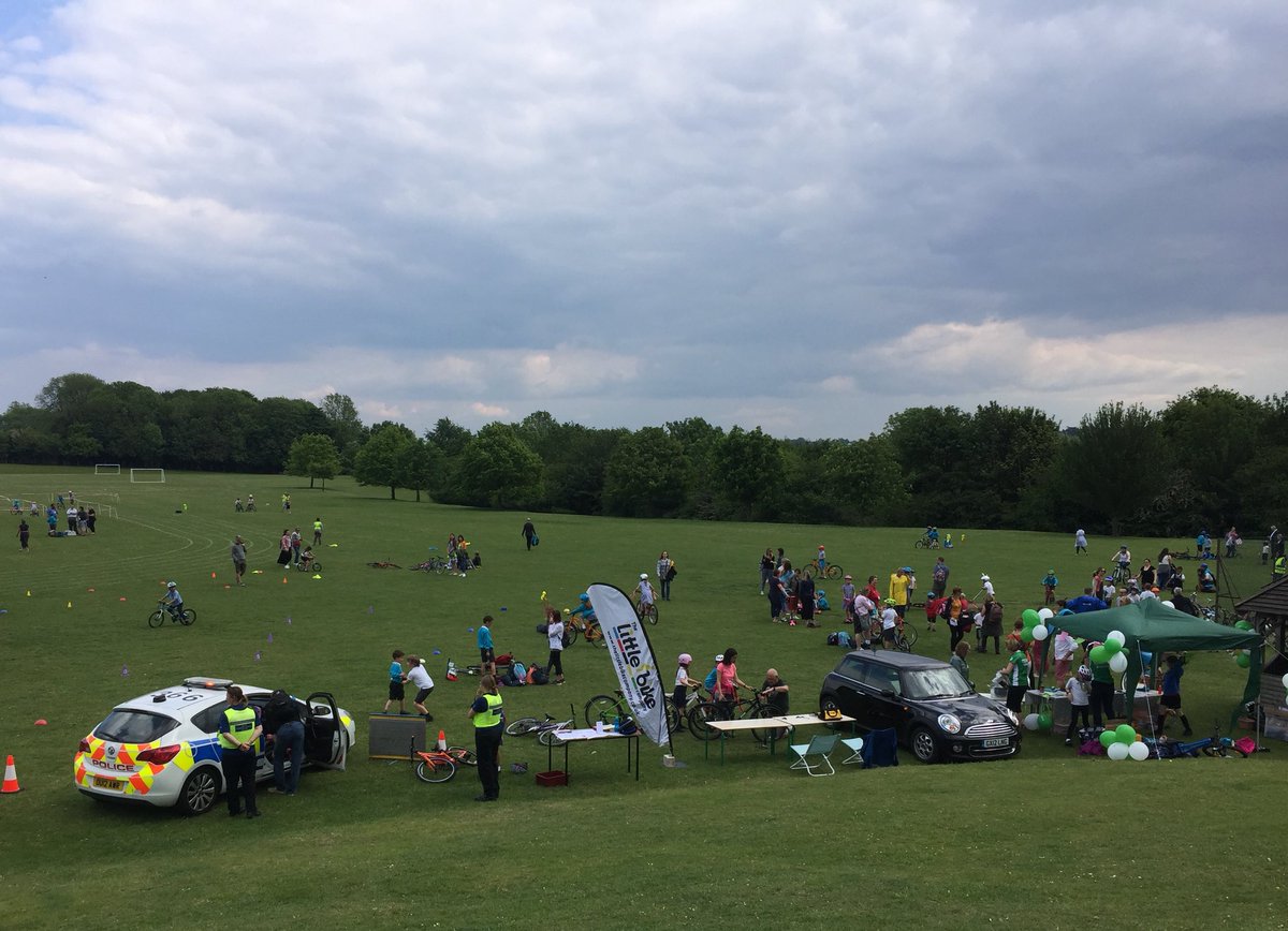 BWTravelGroup's tweet photo. Another wheelie fun (sorry) end to Wheelie Week @Bridgewater_Sch. Supported by @TheLittleBikeCo, @BerkhamstedKJSC and @BerkoPolice - thank you all! https://t.co/5gxJJ9kAWa