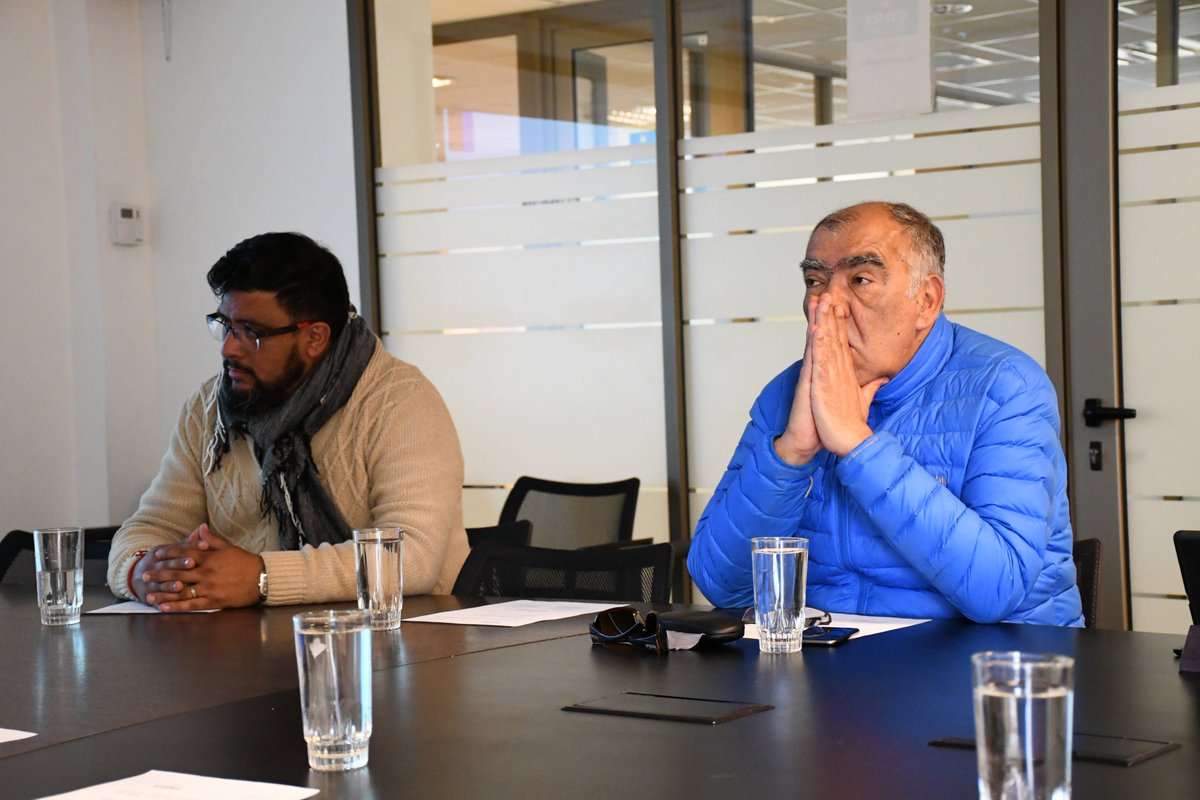 COREsantiago's tweet photo. Comisión Rural del @COREsantiago recibió la visita del Seremi de Transportes, Eddy Roldan, que expuso sobre el programa de renovación de buses, entre otras materias. Preside la comisión la consejera Paula G��rate (@GaratePaula) https://t.co/kawUvl38NT