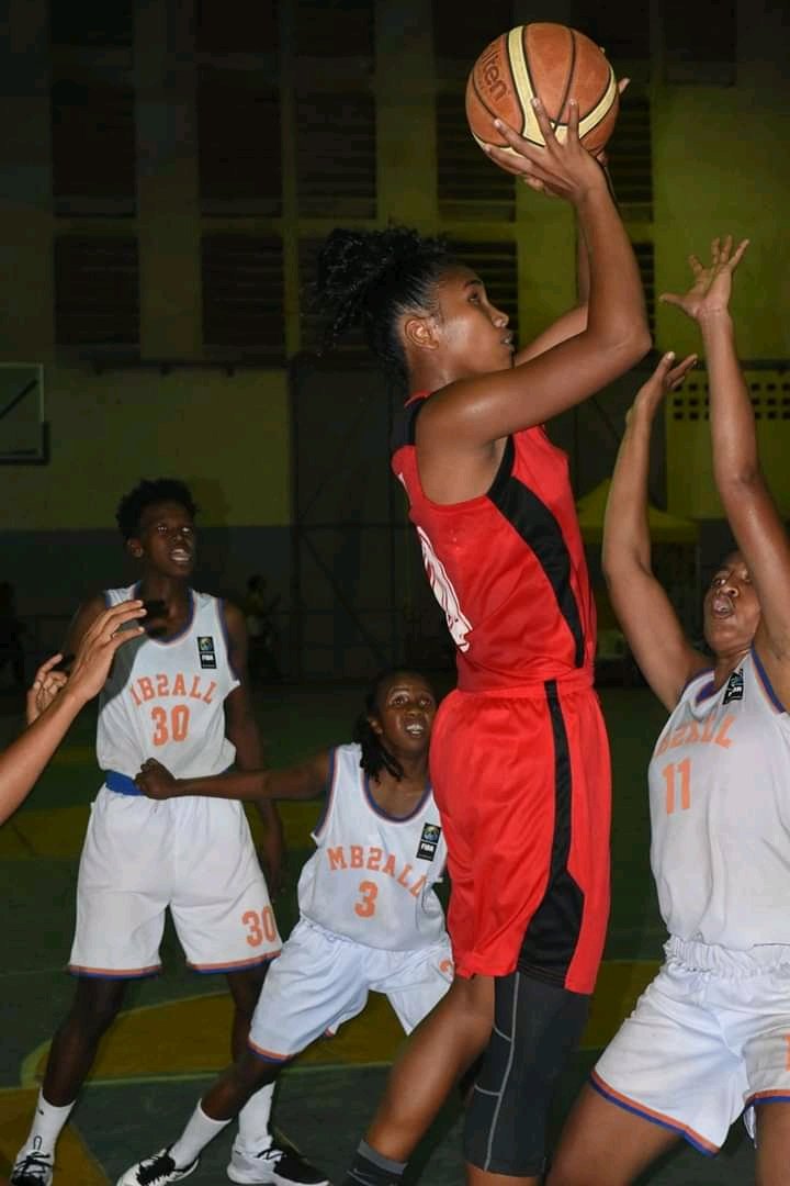 HarisoaChristi3's tweet photo. Congratulations girls πππππ
We did it πππππ
#Champion #N1A #Aller
#MB2ALL #Madagascar
#BasketAfrica #FMBB #NeverStop https://t.co/a3kPsBl2FI