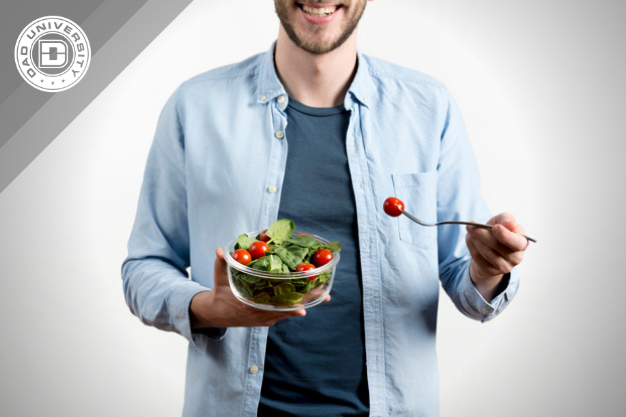 DadUniv's tweet photo. If you want your kids to eat healthy, you better be doing the same. #ParentingAdvice #Dadvice #DadTip #Fatherhood #HealthyHabits #HealthyDad #HealthyFamily #BeExample https://t.co/54j33SJzfR