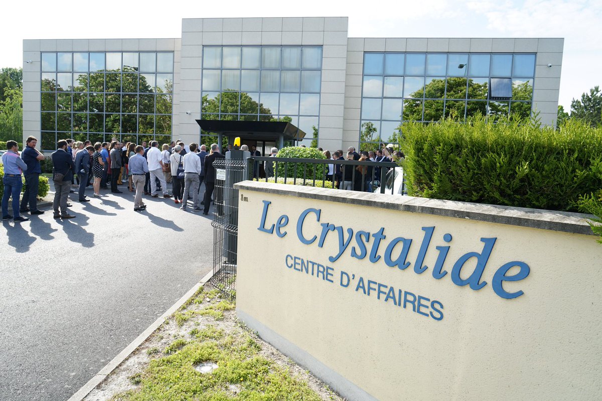 GrandReims's tweet photo. Inauguration au cœur du pôle technologique #Farman du centre d’affaires #Crystalide : domiciliation, location de bureaux ou encore #coworking, #Crystalide permet aux Start-up et entreprises de créer ou #développer leurs activités sur le territoire ! https://t.co/wn3ee7BaBS