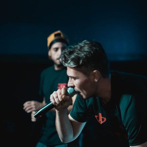 Fleek_Mag's tweet image. .@tutto_baggio y @ChesyBlvd se encuentran preparando un nuevo trabajo que tendrá por nombre #Anarchy y verá la luz este mismo año. 

Sin más detalles sobre el lanzamiento, los artistas liberan un descarte del mismo que ha sido titulado #IFHY.

Tuyo en fleekmag.com/2019/05/24/tut…