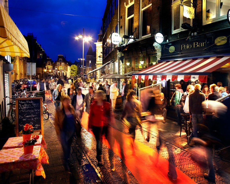 #Haarlem nodigt iedereen die van #shoppen houdt van harte uit om morgen naar de #Haarlemse #binnenstad te komen. De Haarlemse #Shoppingnight is een #begrip in de stad en regio en is een #feestelijke aankondiging van de start van de #zomer!