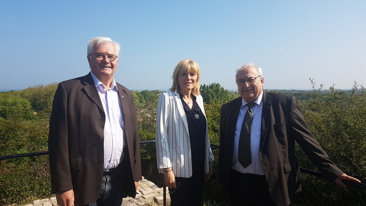 Mady Dorchy vice-présidente de la région Hauts-de-France 
n'était jamais venue au fort des dunes.
"Un magnifique endroit qui mérite d'être suivi et soutenu par la région"
Nous sommes entièrement d'accord avec ces propos.
