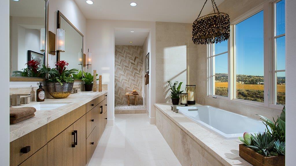 The Pacific isn't the only beautiful spot to take a refreshing dip when you live at Sea Summit in #SanClemente... fal.cn/AR1W #socalhomes #sanclementerealestate #sanclementeca #socalrealestate #socalrealtor #socalliving #orangecountyrealestate #orangecountyhomes