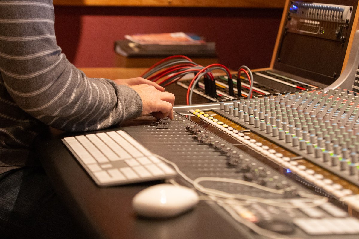 morleycollege's tweet photo. Take your first steps into the industry with our Level 3 Music Production Diploma!  Enhance your individual creativity while developing your music production skills, working with industry professionals &amp; state of the art equipment. Apply now for Sept 2019: https://t.co/nS5tVsiS4G https://t.co/kDc8a79ekJ