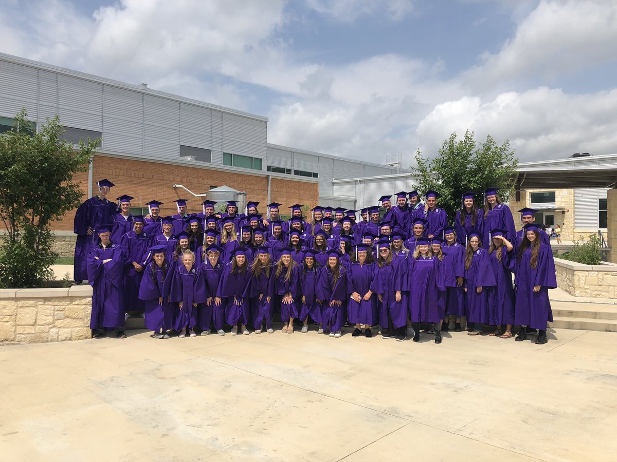 Fabra_Principal's tweet photo. Congratulations to the former Fabra Falcons who are now graduating from @Boernehs! Once a Falcon, Always a Falcon! @FabraElem @BoerneISD #fabrafalcons #bethereason #THISisthereason https://t.co/RFVhZj2o8f