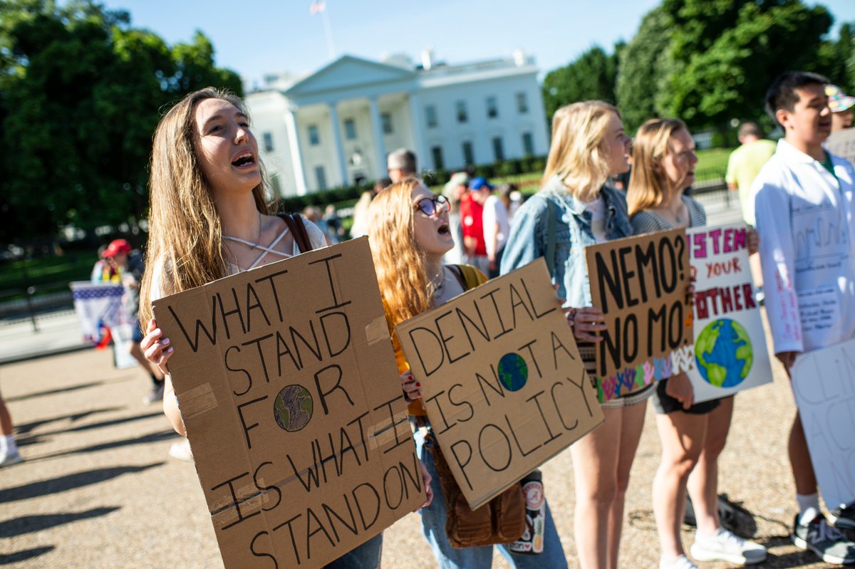 The last 4 years were the hottest on record. The UN says we have just 11 years to get carbon emissions under control and avert "catastrophe."

Students are protesting for action in:

🇭🇺 Budapest, Hungary
🇬🇷 Athens, Greece
🇵🇱 Warsaw, Poland
🇺🇸 Washington DC, USA
#ClimateStrike