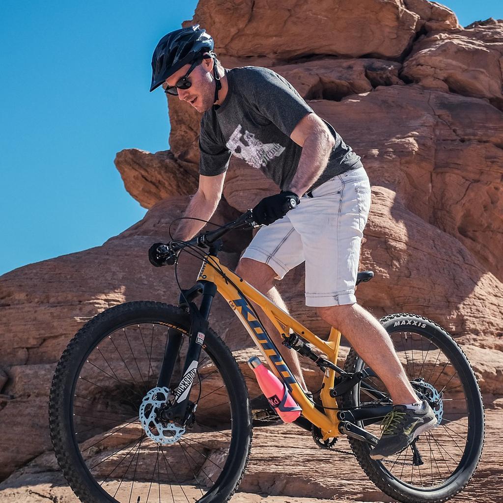 mystateomind's tweet photo. Where do you mountain bike? Select your state and share what you โค๏ธ with our lightweight, super-soft, 100% cotton and cotton blend State oโMind t-shirts. https://t.co/SjYKSjYByU #mountainbiking #mtb #biking #bikelife #stateofmind #stateomind #sharewhatyoulove #outside #outdoors https://t.co/BLMCGJADpD