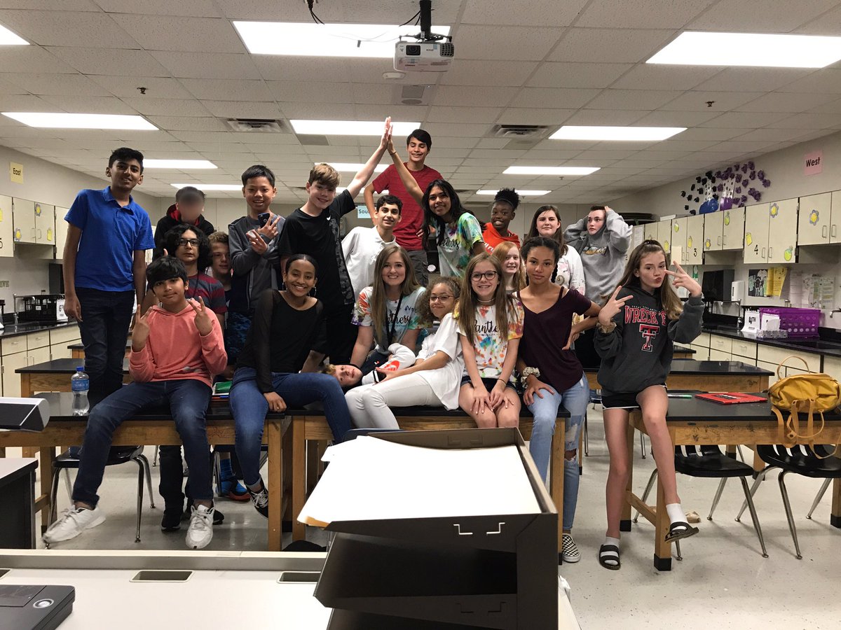 SMS_smanning's tweet photo. Peace out 2018-2019 school year!!✌🏼 https://t.co/gKR3utWLoB