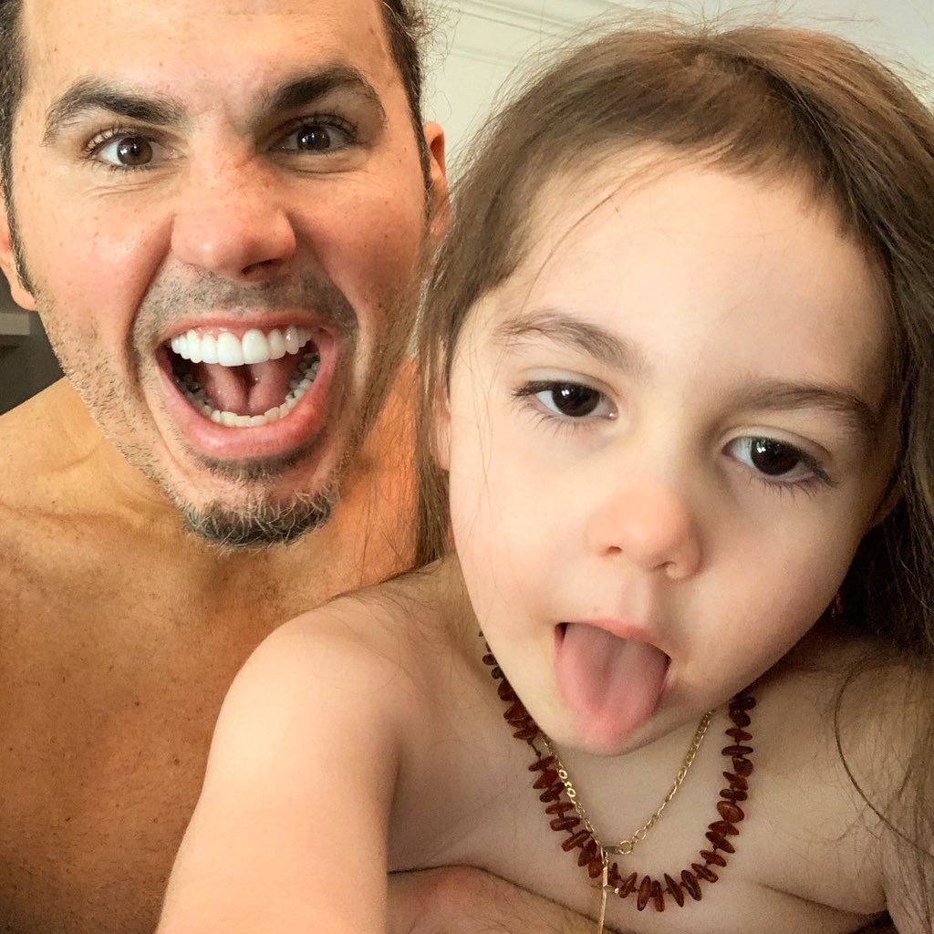 MATTHARDYBRAND's tweet photo. "DaDa, let me take a funny picture of us." https://t.co/JbsQcz2989
